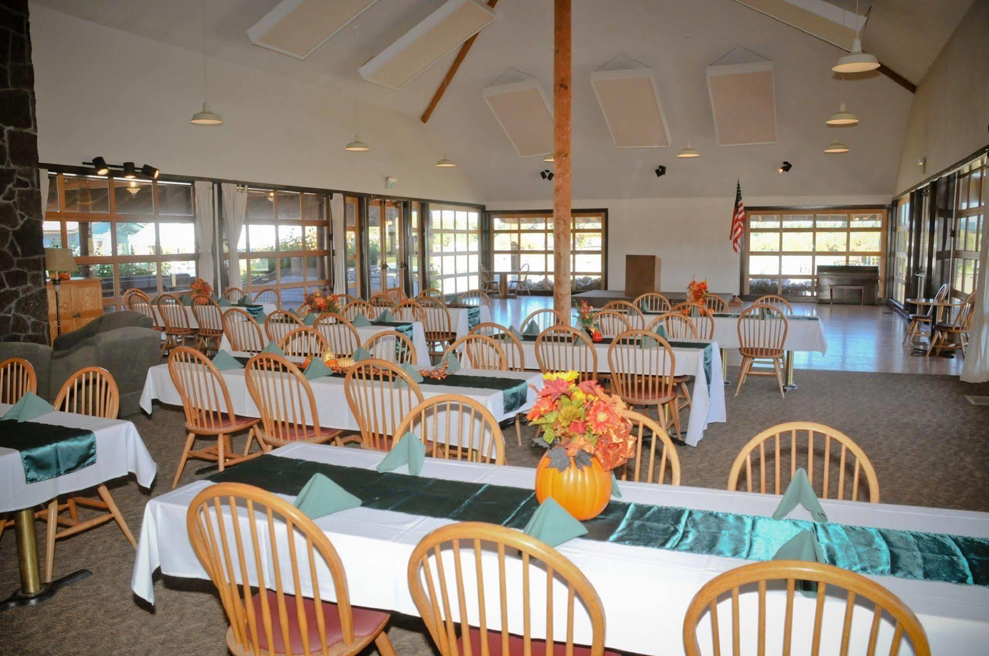 Bend-Sunriver Rv Campground Three Rivers Екстер'єр фото